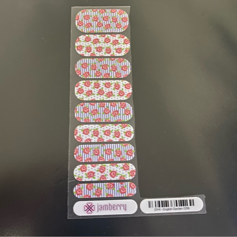 ✨5 for $20✨ English Garden Jamberry half sheet